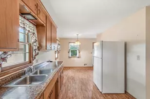 2584 Herschel St, Roseville, MN 55113 - Photo 6