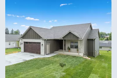 426 8th Street SW, Pine Island, MN 55963 - Photo 1
