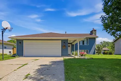 717 Colonial Circle, Faribault, MN 55021 - Photo 2