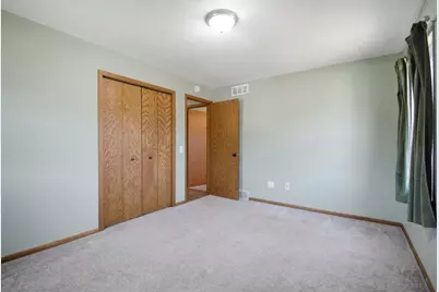 717 Colonial Circle, Faribault, MN 55021 - Photo 16