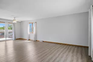 717 Colonial Cir, Faribault, MN 55021 - Photo 6