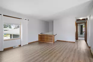 717 Colonial Cir, Faribault, MN 55021 - Photo 6