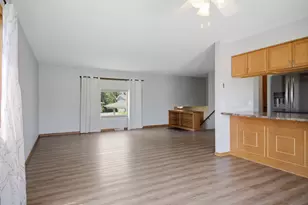 717 Colonial Cir, Faribault, MN 55021 - Photo 8