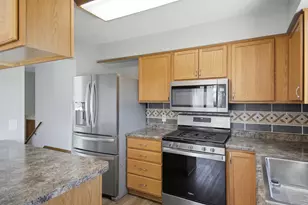 717 Colonial Cir, Faribault, MN 55021 - Photo 12