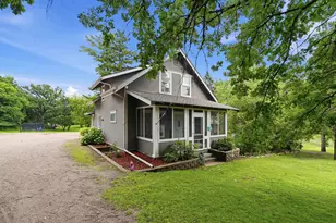 219 Main St N, New London, MN 56273 - Photo 2