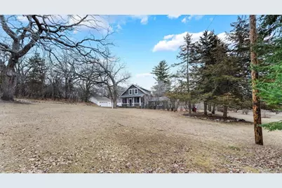 219 Main Street N, New London, MN 56273 - Photo 10