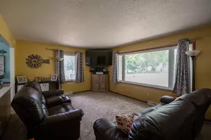2813 12th Ave NW, Willmar, MN 56201 - Photo 8