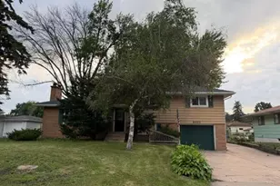 6407 Orchard Ave N, Brooklyn Park, MN 55429 - Photo 2