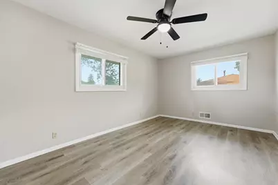 6407 Orchard Avenue N, Brooklyn Park, MN 55429 - Photo 30
