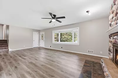 6407 Orchard Avenue N, Brooklyn Park, MN 55429 - Photo 10