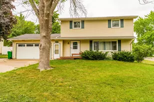 1402 Southview Ln, Albert Lea, MN 56007 - Photo 2