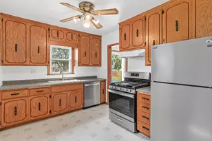 1639 Chamber St, Saint Paul, MN 55106 - Photo 6