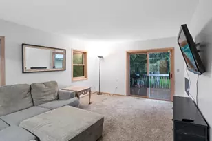 1880 Furness St, Maplewood, MN 55109 - Photo 10
