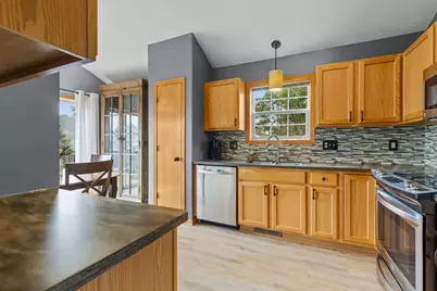 7527 Hampton Lane, Shakopee, MN 55379 - Photo 8