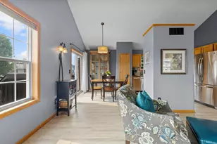 7527 Hampton Ln, Shakopee, MN 55379 - Photo 4