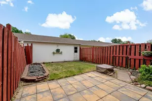 2004 Arkwright St, Maplewood, MN 55117 - Photo 48