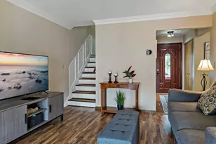 2004 Arkwright St, Maplewood, MN 55117 - Photo 8
