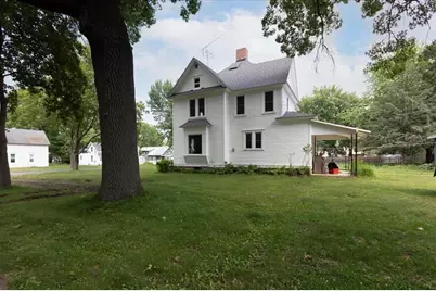 520 12th Street SE, Menomonie, WI 54751 - Photo 4