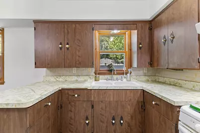 5801 Orchard Avenue N, Crystal, MN 55429 - Photo 12