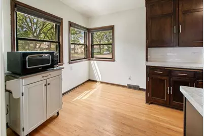 418 Brimhall Street, Saint Paul, MN 55105 - Photo 8