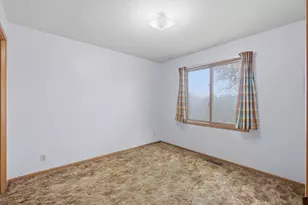7938 Girard Ct N, Brooklyn Park, MN 55444 - Photo 10