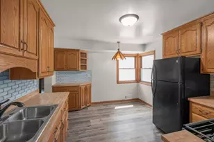 8807 Colfax Ave S, Bloomington, MN 55420 - Photo 4