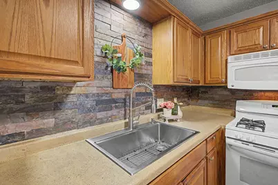 7181 Unity Avenue N, Brooklyn Center, MN 55429 - Photo 6