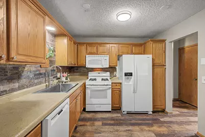 7181 Unity Avenue N, Brooklyn Center, MN 55429 - Photo 8