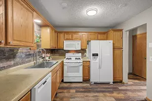 7181 Unity Ave N, Brooklyn Center, MN 55429 - Photo 8