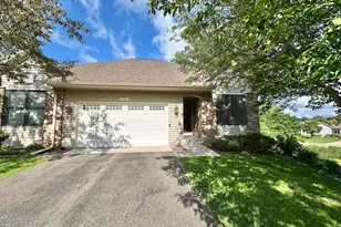 2734 Lindsey Ct, New Brighton, MN 55112 - Photo 2