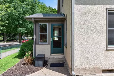 998 Woodbridge Street, Saint Paul, MN 55117 - Photo 2