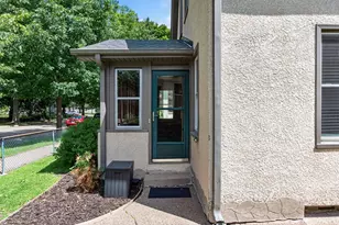 998 Woodbridge St, Saint Paul, MN 55117 - Photo 2