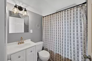 998 Woodbridge St, Saint Paul, MN 55117 - Photo 16