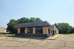 586 SW 1st St, Montevideo, MN 56265 - Photo 1