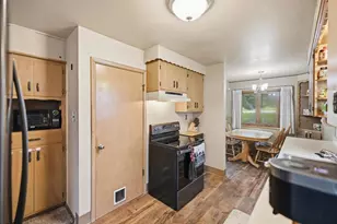1007 Grant Ave, Eveleth, MN 55734 - Photo 18