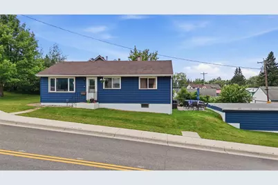 1007 Grant Avenue, Eveleth, MN 55734 - Photo 2