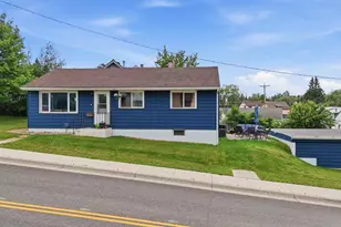 1007 Grant Ave, Eveleth, MN 55734 - Photo 2