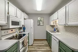 7608 Maplebrook Pkwy N, Brooklyn Park, MN 55445 - Photo 8