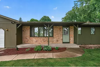 1589 Crest Drive, Chaska, MN 55318 - Photo 2
