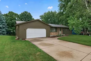 1589 Crest Dr, Chaska, MN 55318 - Photo 40