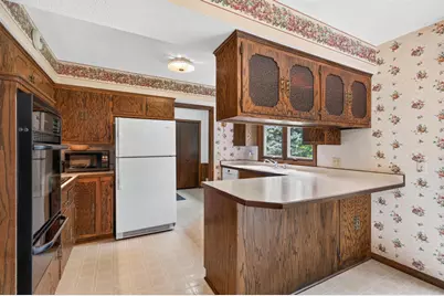 1589 Crest Drive, Chaska, MN 55318 - Photo 10