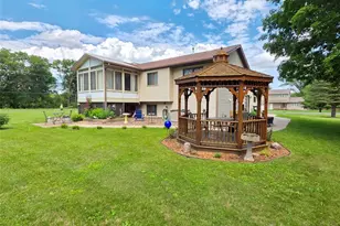 1440 Birchwood Ln, Eau Claire, WI 54703 - Photo 6
