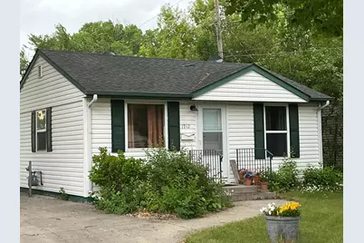 1912 N 6th Avenue N, Moorhead, MN 56560 - Photo 2