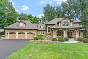710 Shadyview Ln N, Plymouth, MN 55447 - Photo 4