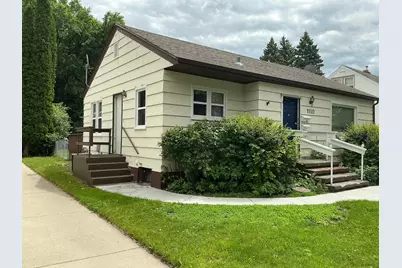 1110 12th Street S, Moorhead, MN 56560 - Photo 2