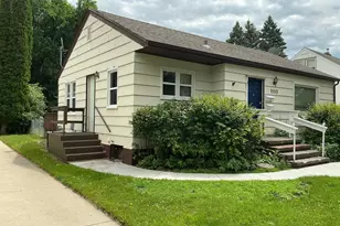 1110 12th St S, Moorhead, MN 56560 - Photo 2