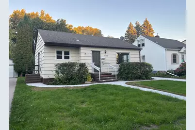 1110 12th Street S, Moorhead, MN 56560 - Photo 2