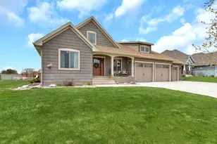1804 4th St NE, Willmar, MN 56201 - Photo 2