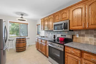 6976 Langford Ct, Edina, MN 55436 - Photo 8