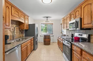 6976 Langford Ct, Edina, MN 55436 - Photo 6